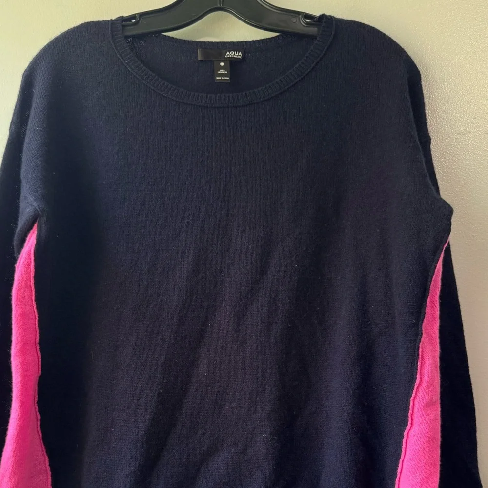 Aqua Cashmere Black and Pink Crew Neck Sweater with Color Block Design
